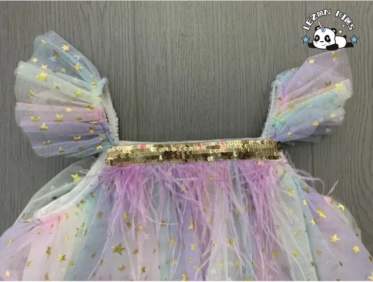 LEZONKIDS - Vestido sem mangas de sling de verão para meninas Crianças vestido de bolo impresso com estrelas em várias camadas Saia de penas da Princesa